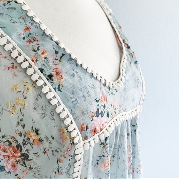 LIVING DOLL Floral Blouse - Picture 5 of 10